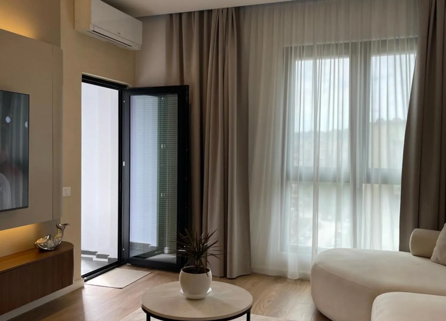 Emy Apartament ティラナ 0*,  アルバニア